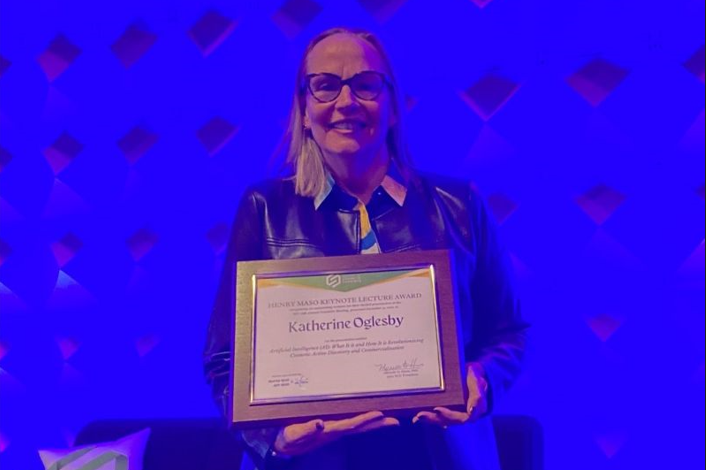Kathy Oglesby Wins Henry Masos Keynote lecture Award at the Society of Cosmetic Chemists